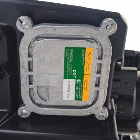 PHARES AU XENON HOMOLOGUES POUR FORD MUSTANG D ' IMPORTATION (06115)