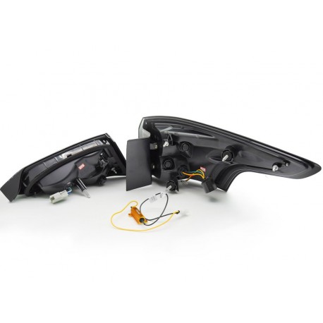 FEUX ROUGES CLAIRS FULL LED ET DYNAMIQUES FORD FOCUS 3 SW BREAK 11-18 (06277)